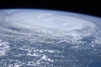 Vaporizzando le nubi con acqua di mare si potrebbe ridurre la forza degli uragani