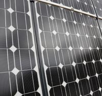 Ricercatori tedeschi trovano il modo per raddoppiare l'efficienza delle celle solari al silicio nero