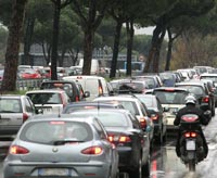 Per gli italiani guai a rinunciare all'auto