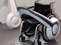 Un kit per motorizzare la sedia a rotelle
