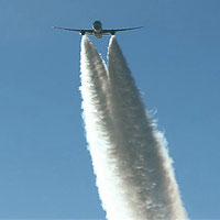 Inquinamento atmosferico: entro il 2050 gli aerei dimezzeranno le emissioni di CO2