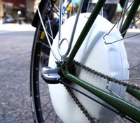 FlyKly la ruota che trasforma una normale bici a pedali in elettrica