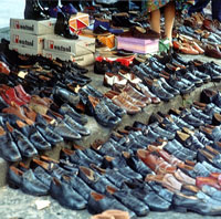 Riciclare: a Torino un progetto per riutilizzare le scarpe usate