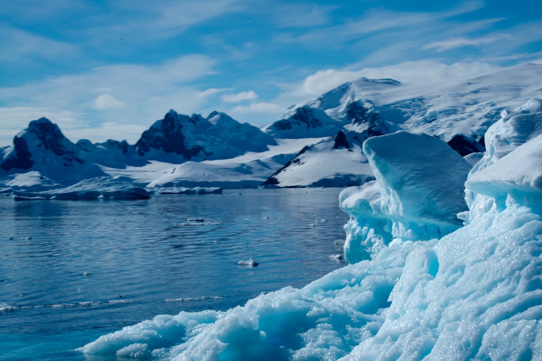Scienziati provano a salvare il ghiaccio artico dallo scioglimento