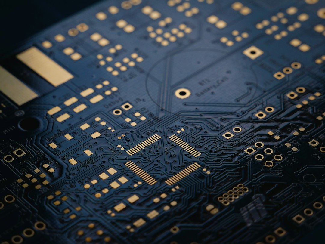 Chip fotonici trasparenti e flessibili, il MIT li produce su wafer da 300 mm