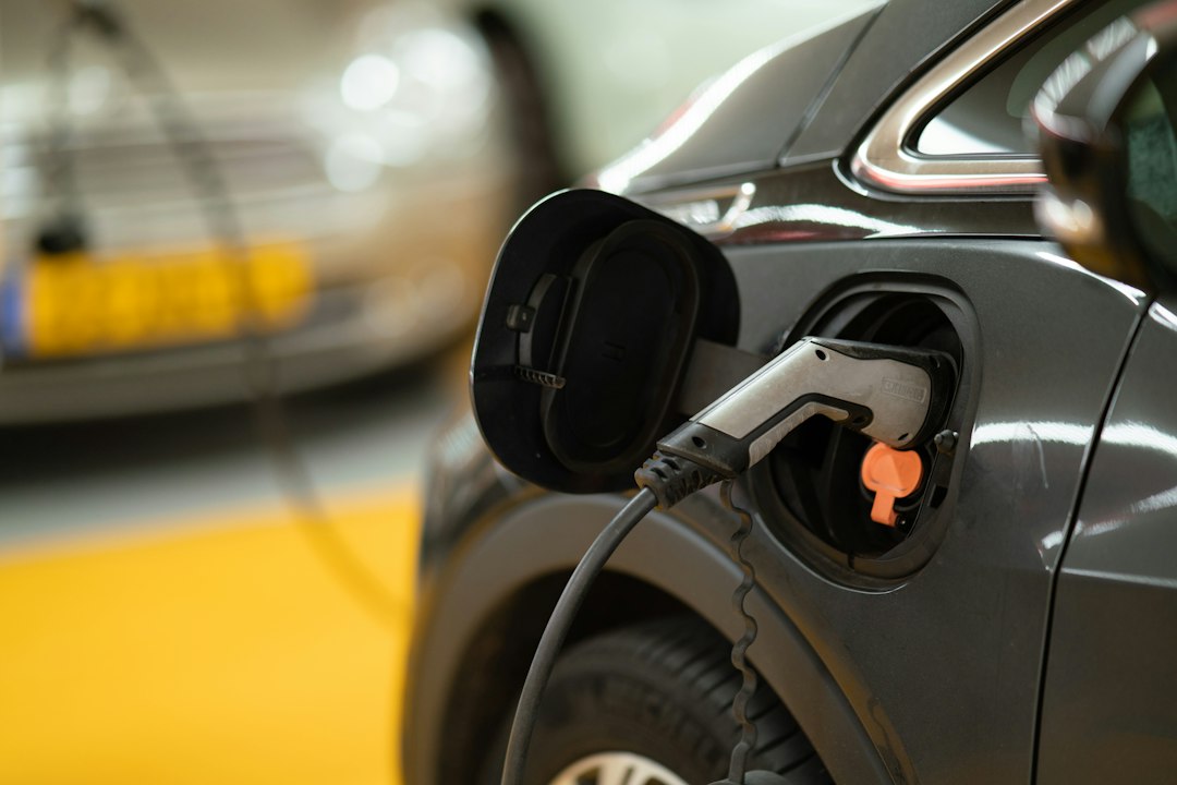 Elettriche svalutate meno del previsto: lo studio che cambia tutto
