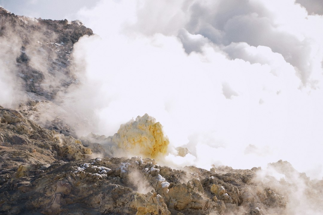 La geotermia promette energia continua, ma nel deserto serve acqua