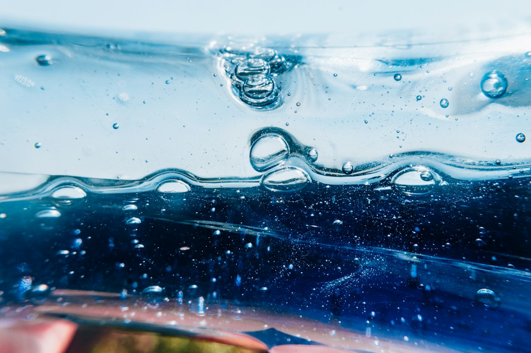 Idrogeno dall'acqua con la luce, un fotocatalizzatore che evita metalli costosi