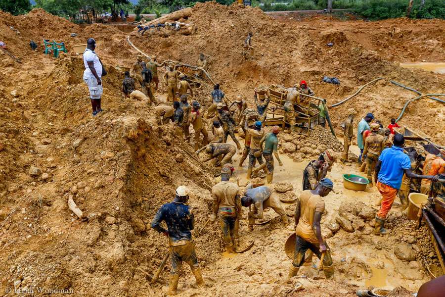 Miniere illegali nella foresta di Atewa: a rischio l'acqua di milioni di ghanesi
