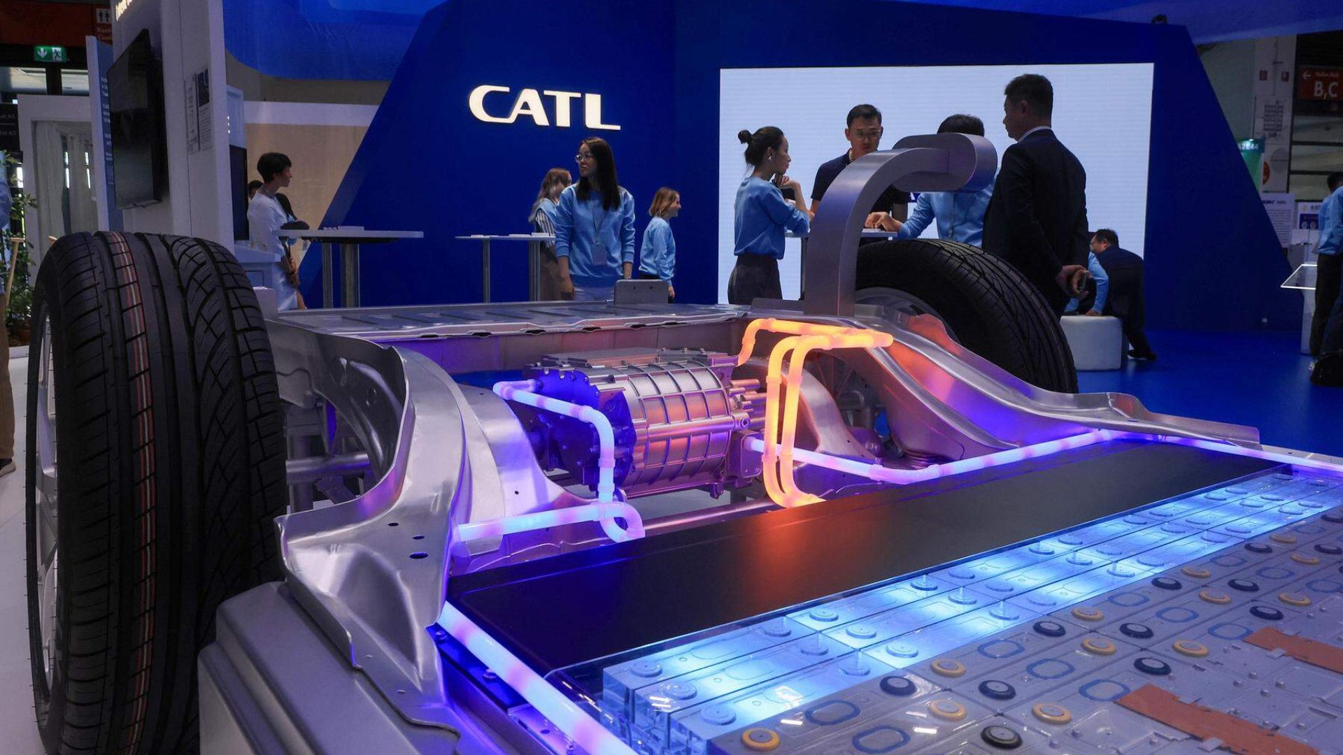 Batterie, il colosso cinese CATL avvia la produzione di prova in Ungheria