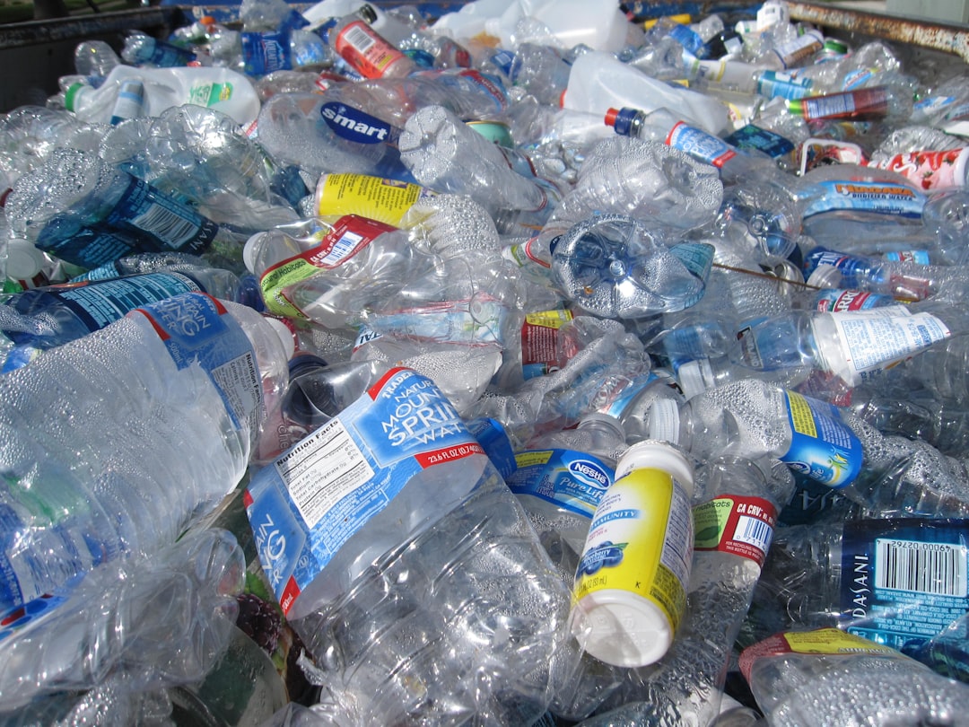 Le bottiglie di plastica PET potrebbero diventare grafite per batterie EV