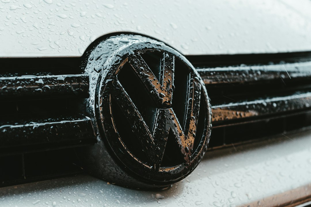 Volkswagen richiama migliaia di auto elettriche per difetti nelle celle della batteria